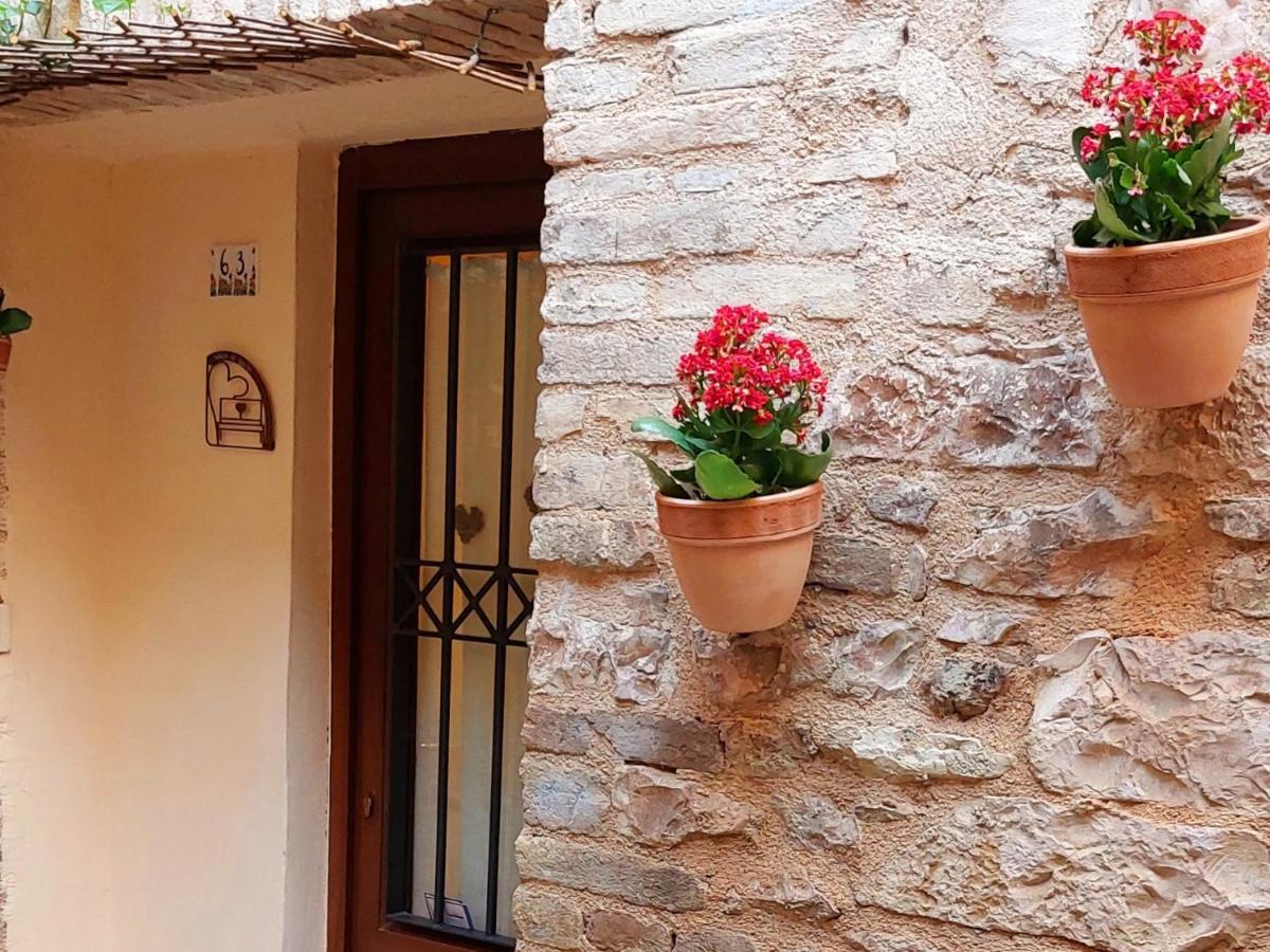 Apartmán Nel Vicolo Dei Baci - Casa Vacanze Al Bacio Spello Exteriér fotografie